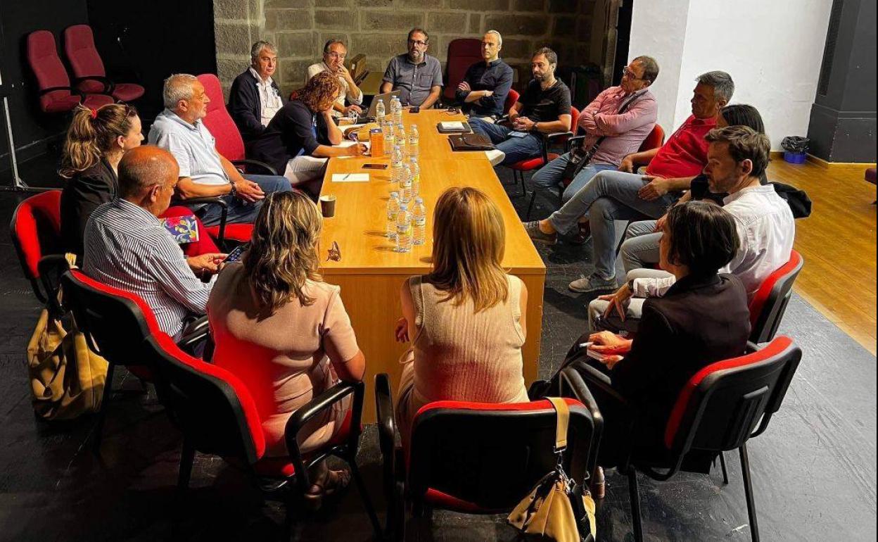 Reunión en Brozas. 