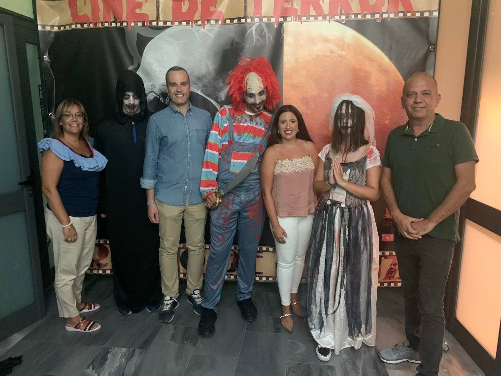 Imagen secundaria 1 - Sustos y diversión en la Noche del Terror