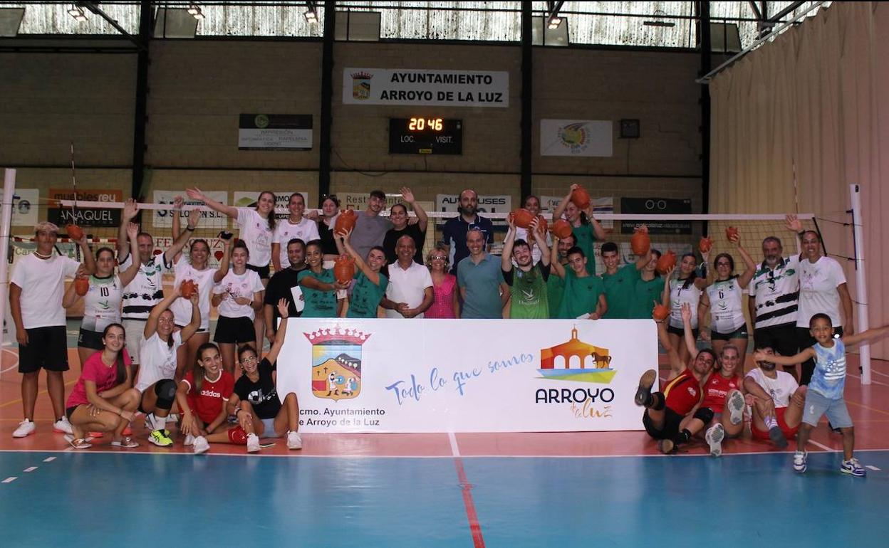 Foto de familia tras la entrega de trofeos. 