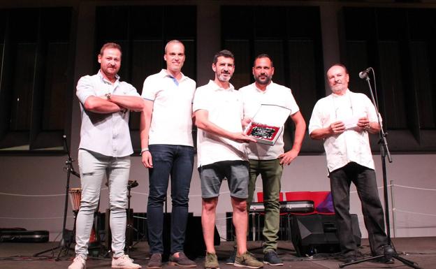 Imagen principal - Gran asistencia al espectáculo de Cantes Taurinos