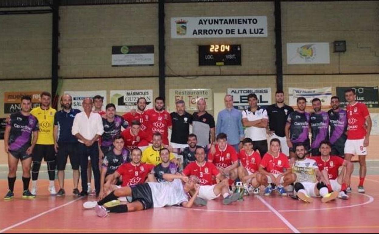 Foto de familia tras la entrega de trofeos. 