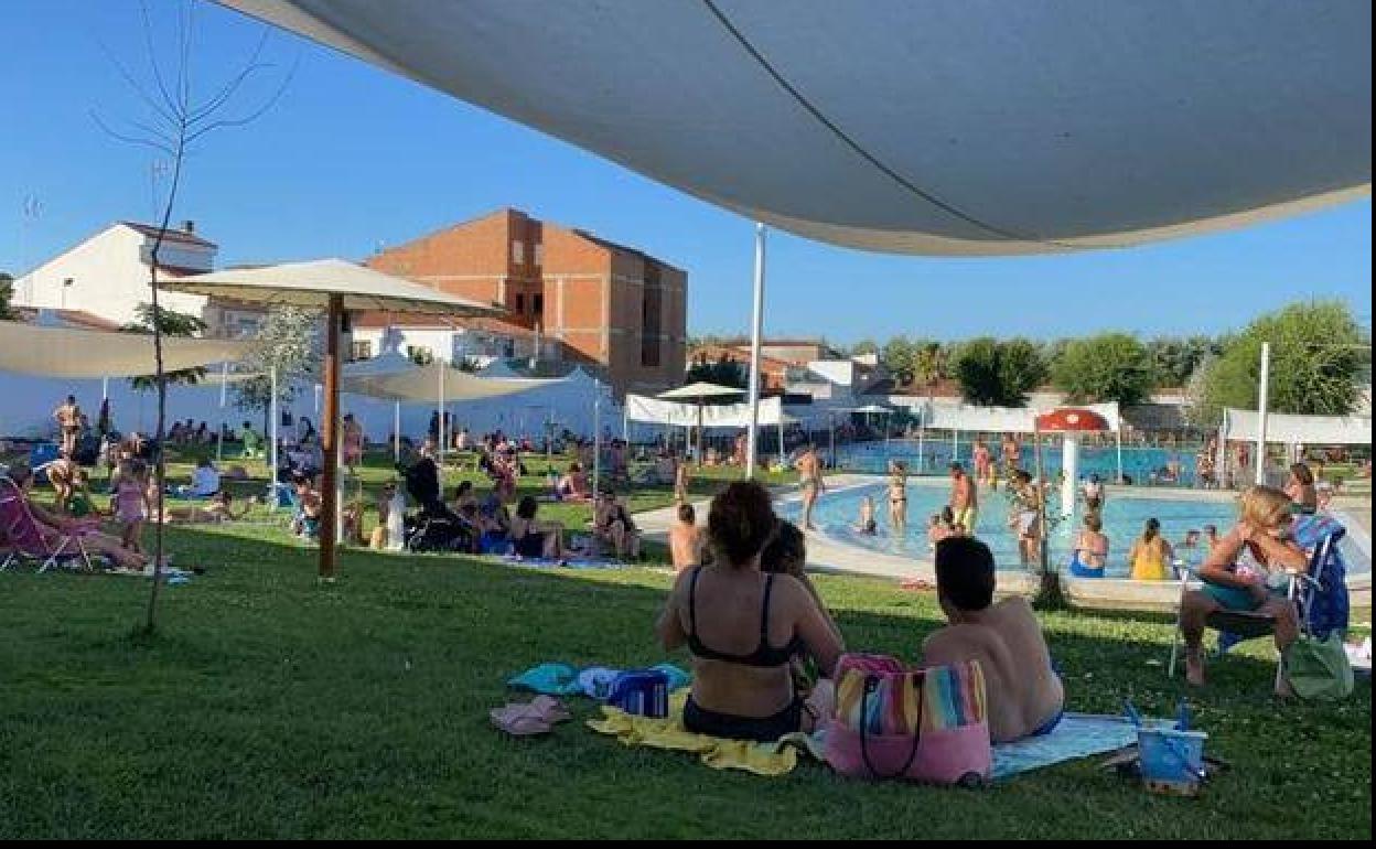 Imagen de archivo de la Piscina de Arroyo de la Luz. 