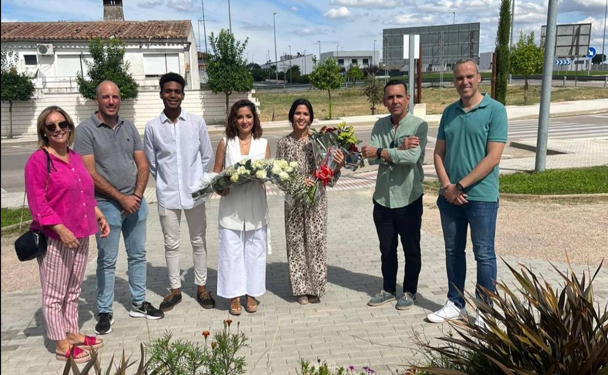 Entrega de los ramos en el Parque del Recuerdo. 