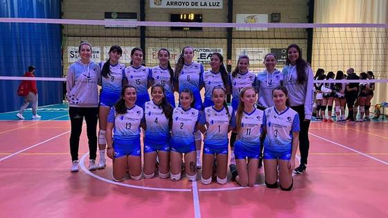 Las juveniles del voleibol arroyano triunfan en sus triangulares de play off