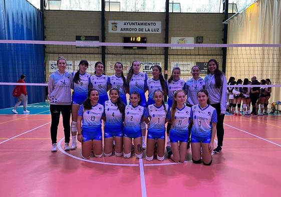 Juveniles del club arroyano. Fotografía de Voleibol Arroyo