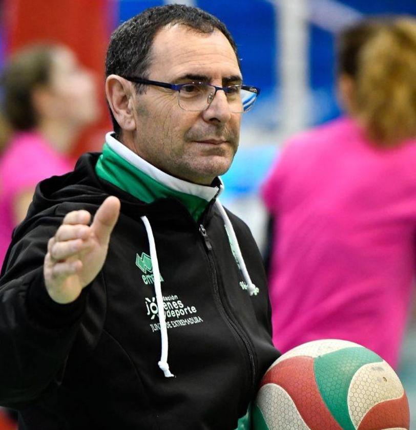 Adolfo Gómez, presidente del Extremadura Arroyo.