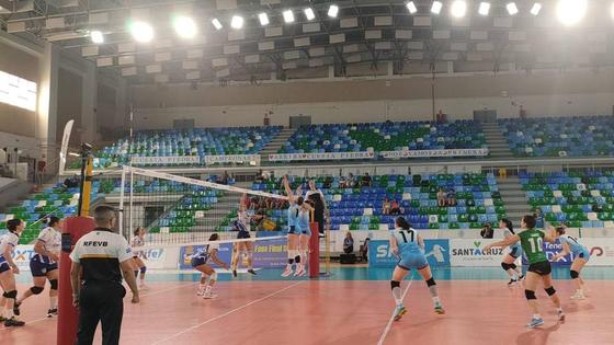 El Extremadura Arroyo vence al Club Voleibol Playas de Benidorm y acaba quinto en la fase de ascenso