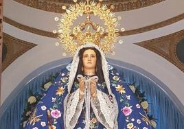 La Virgen de la Luz con su nuevo manto.