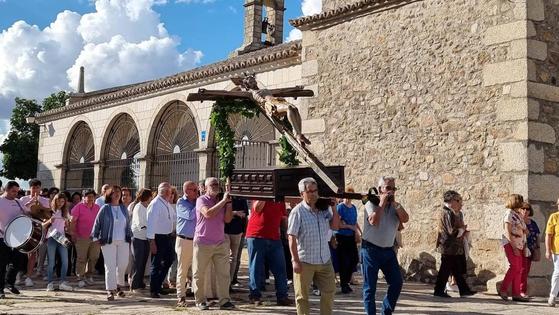 Arroyo de la Luz volvió a acompañar al Cristo de la Expiración en su procesión
