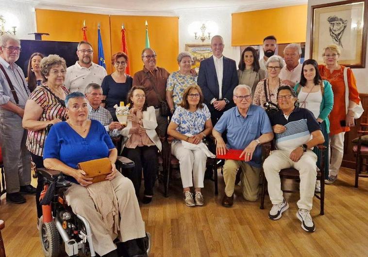 El Hogar Extremeño en Madrid recibe a Carlos Caro, alcalde de Arroyo de la Luz