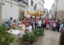 Parada en uno de los altares.