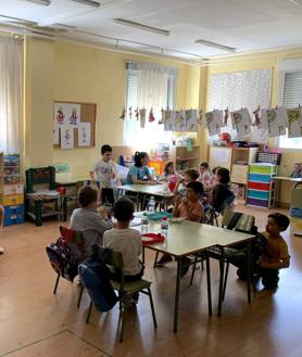 Imagen secundaria 2 - Algunos de los alumnos del Pozo durante la visita.