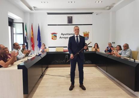 Imagen secundaria 1 - Carlos Caro vuelve a coger el bastón de mando