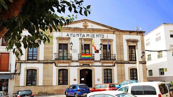 El Ayuntamiento de Arroyo de la Luz se une a la celebración del Día Internacional del Orgullo LGTBIQ+