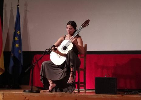 Imagen secundaria 1 - Grandes guitarristas participaron en el ciclo de conciertos del Festival Internacional de Guitarra de Arroyo de la Luz