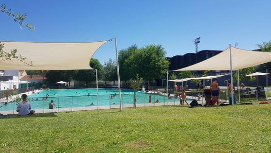 Arroyo de la Luz se despide de la temporada de baños