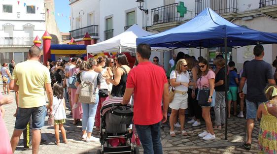 La Plaza de la Constitución acoge el Día de las Familias Arroyanas