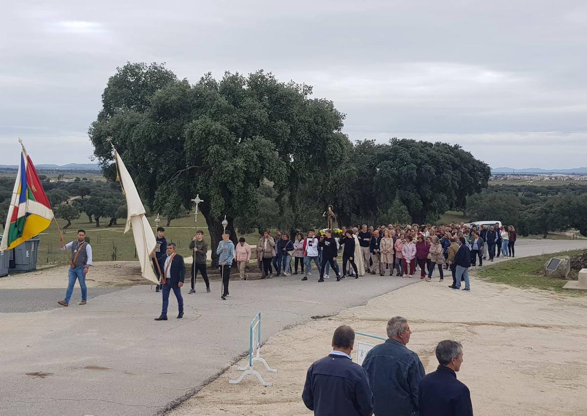 Imagen secundaria 1 - Los arroyanos acompañaron un año más a San Pedrino