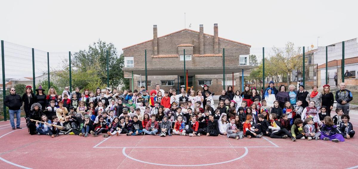 Imagen principal - Alumnos del edificio del Cerro.