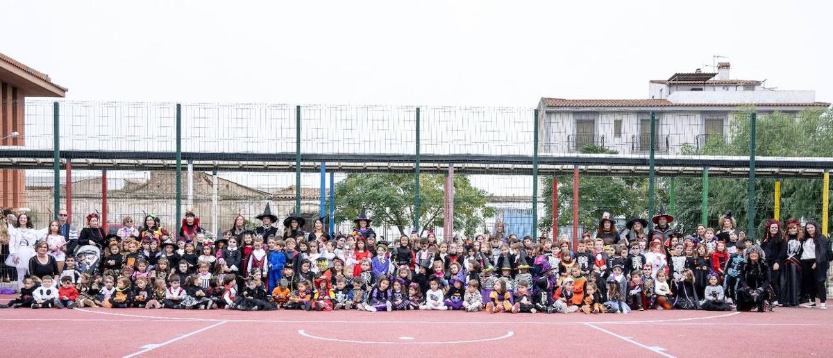 Imagen principal - Alumnos del edificio del Pozo.