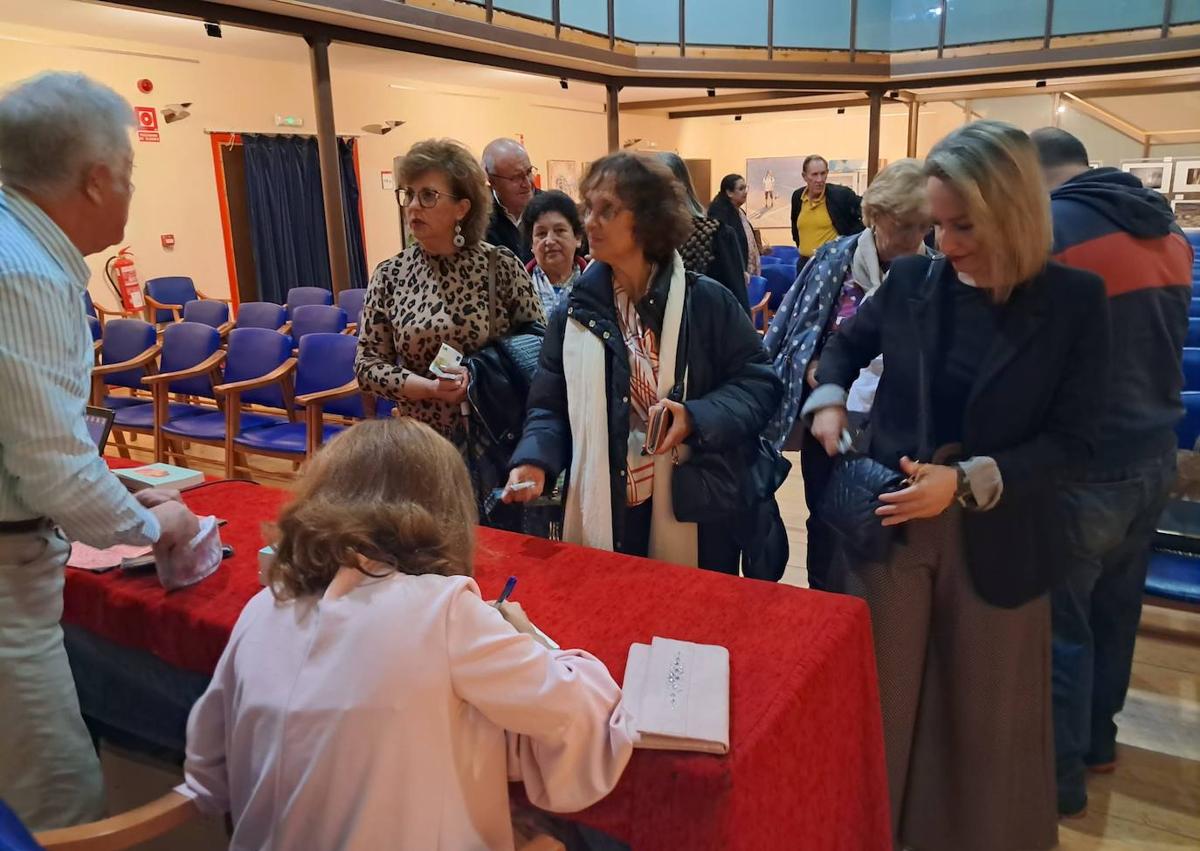 Imagen secundaria 1 - La biblioteca arroyana celebró el Día de las Bibliotecas con varias actividades