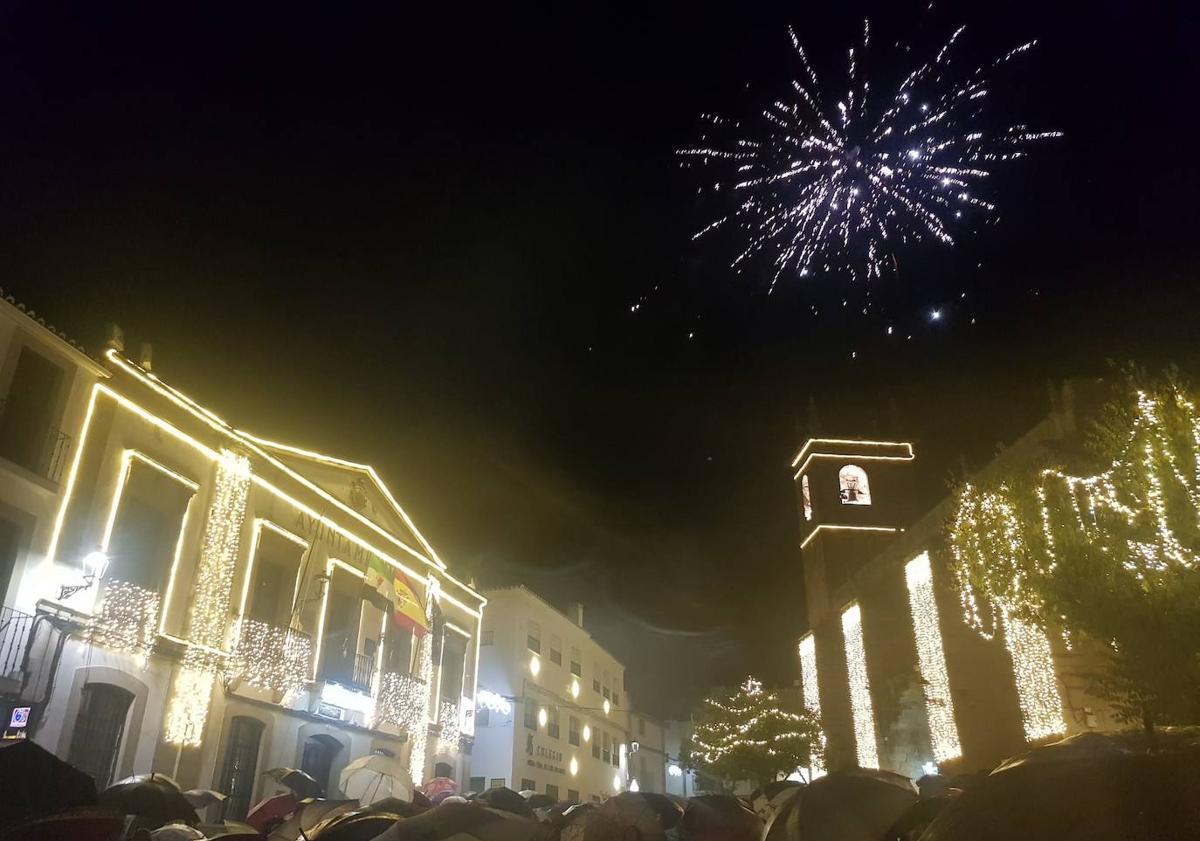 Imagen principal - Arroyo se ilumina de Navidad