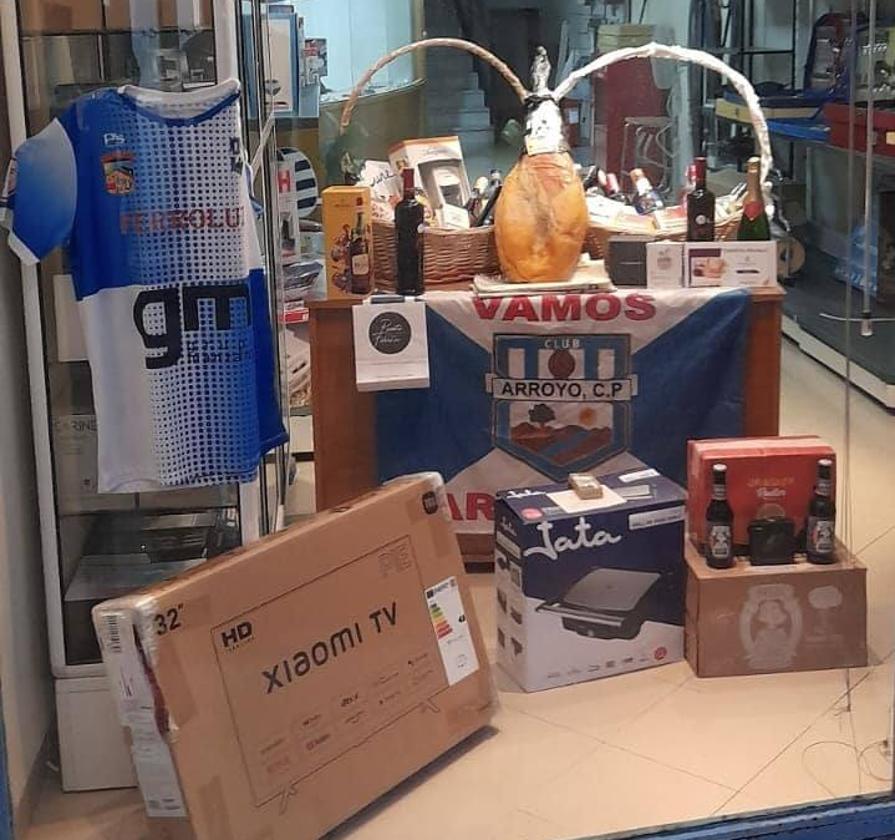 El Arroyo CP expone su cesta de Navidad