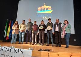 Foto de familia tras las charlas y entrega del premio.