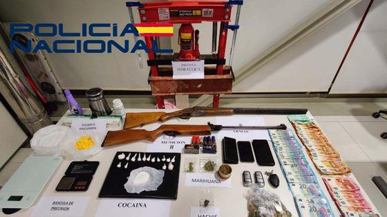 Detenidos 3 miembros de una familia por venta de droga en Arroyo de la Luz, Cáceres y Malpartida