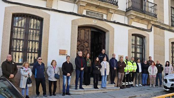 Arroyo de la Luz guarda un minuto de silencio en el aniversario del 11-M