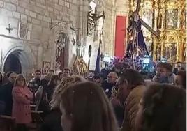 Los arroyanos llenaron la iglesia durante la procesión del Jueves Santo.