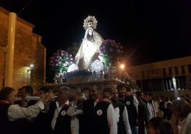 Fotografía de la Virgen a la Plaza de la Constitución el pasdo año.