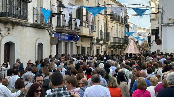 Los arroyanos arroparon una vez más a su patrona en la vuelta a su santuario
