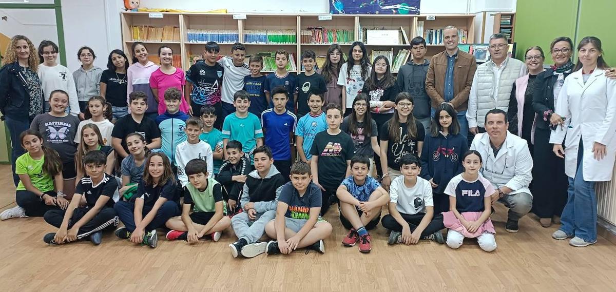 El cronista de Arroyo de la Luz vuelve a la escuela