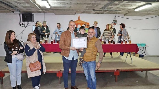Arroyo de la Luz reparte más de 800 raciones de morcilla fresca
