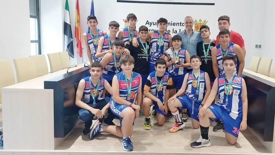 Carlos Caro recibe al equipo Infantil Masculino Arroyo CB