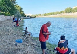 Imagen de archivo de una clase de la Escuela Municipal de Pesca de otro año.