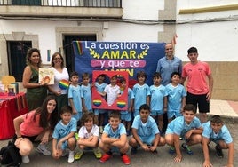 Miembros del campus tras disfrutar del cuentacuentos.