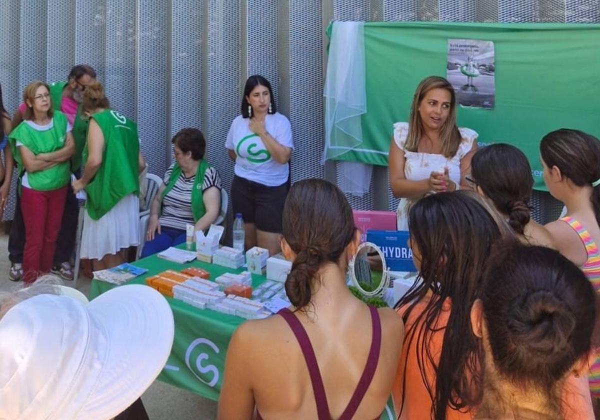 Entre las diferentes actividades explicaron la importancia de usar crema solar.