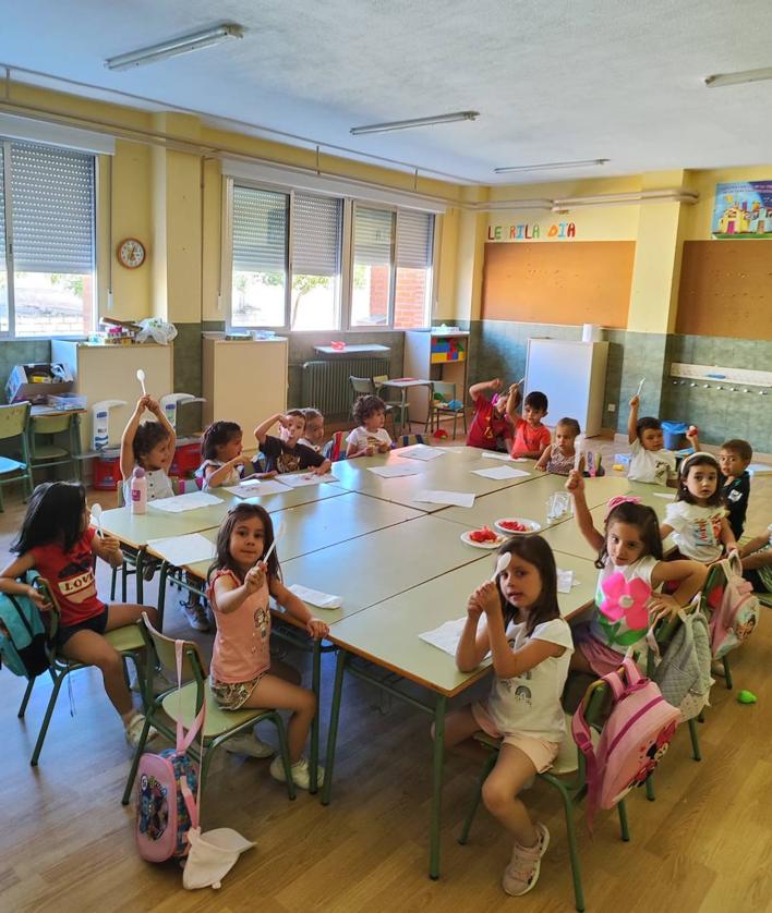 Imagen secundaria 2 - Los pequeños de Arroyo de la Luz están disfrutando con 'Concilia Extremadura'
