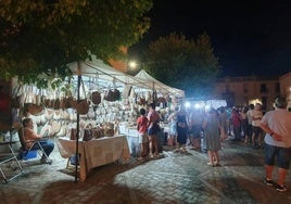 Imagen de archivo de una edición anterior del Mercado Artesanal Nocturno.