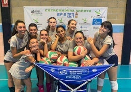 Plantilla del Extremadura Arroyo durante el primer entrenamiento.