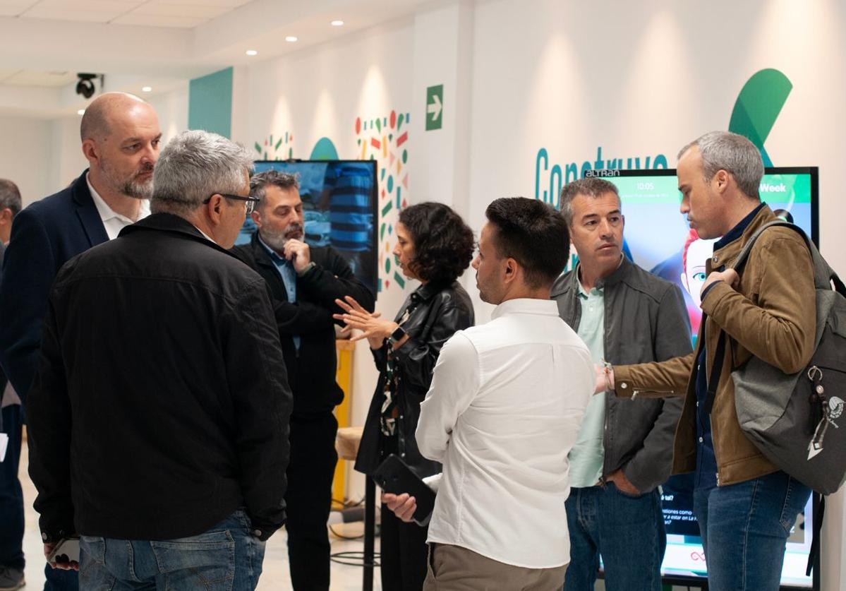 Imagen principal - Más de 3000 personas acceden a los servicios ofrecidos en la Red Provincial de Centros Circular Fab