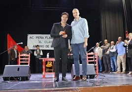 Foto del ganador Francisco Javier Vaquero junto al alcalde Carlos Caro.