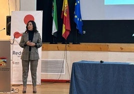 Esther Gutiérrez durante la reunión en Arroyo de la Luz.