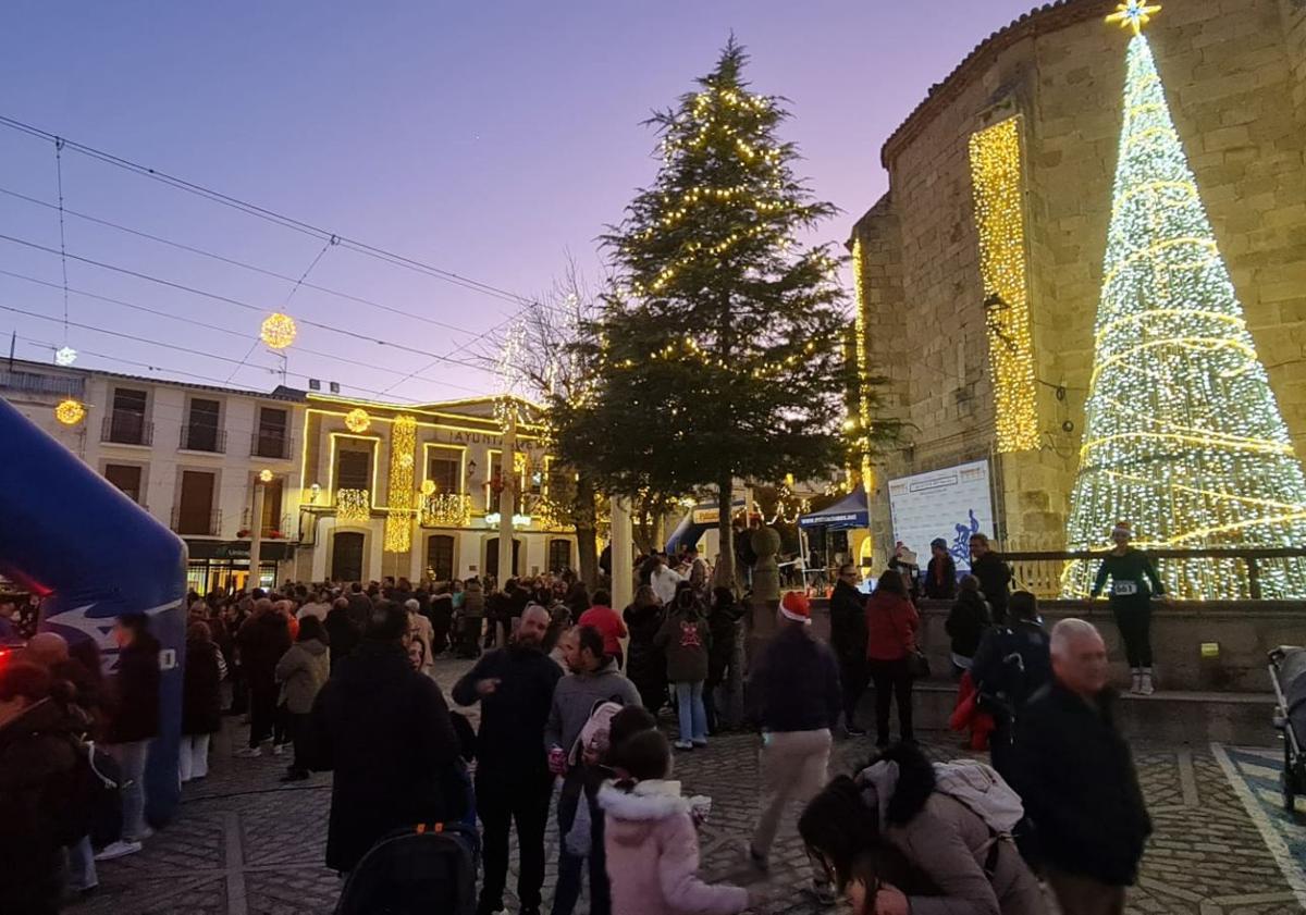 Imagen principal - Arroyo se despidió de 2024 con la San Silvestre