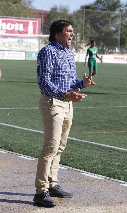 Adolfo Muñoz en el último partido del Arroyo.