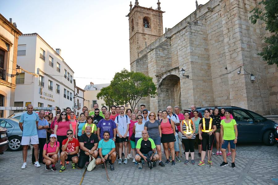 Participantes en la Ruta Senderista Nocturna. 
