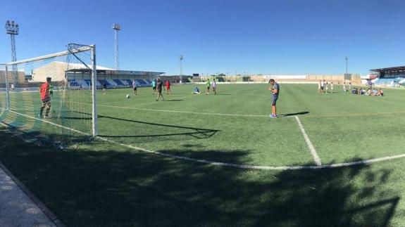 Instantes previos al lanzamiento de un penaltyCedida por el Ayuntamiento de Arroyo de la Luz