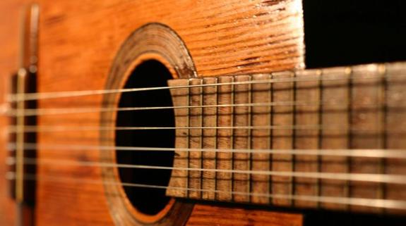 La guitarrista Isabel Mendo participará en el XII Encuentro Internacional de Guitarra "Norba Caesarina"